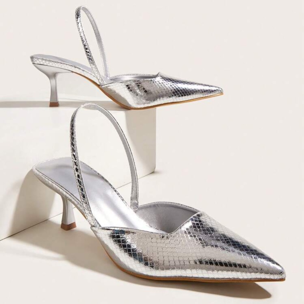 Metallic Snakeskin Embossed Point Toe Heels. Size 9